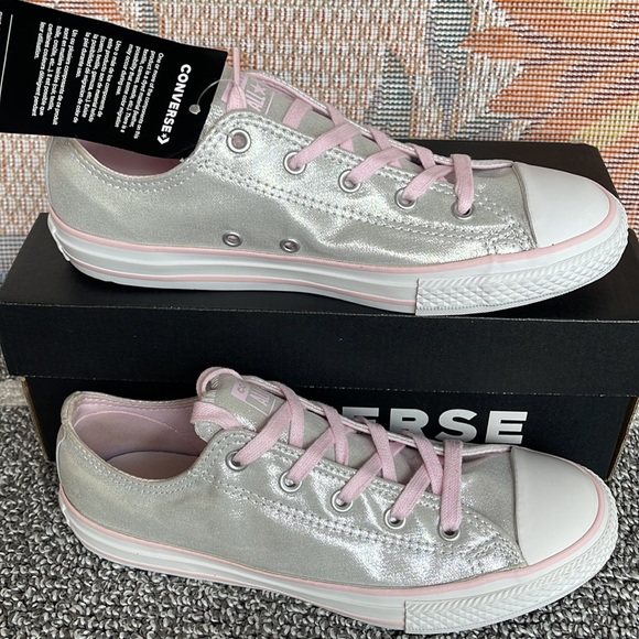 Converse WMNS 663671F
CTAS OX
MOUSE/PINK FOAM/WHITE Sneakers - Picture 4 of 16